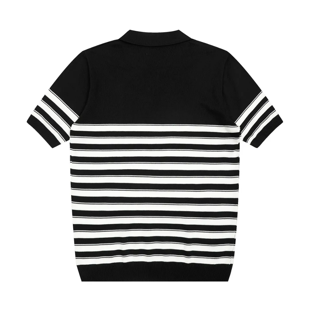P160 💰 "Top quality" Style number: DS611# (on sale all year round) [Ralph Lauren striped pony embroidered small V-neck knitted POLO short sleeves] ✅Ralph Lauren pinstriped small V-neck ice silk knitted POLO lapel short sleeves ✅Main supply platform live broadcast Wholesale entities ✅ZP quality 1:1 version Scan the code to enter the GF website Counter quality ✅Detailed quality The only one in Guangzhou Imported quality cotton yarn Focus on high-end, cost-effective, and good quality. Needless to say, the version is restored to the original. Loose, comfortable and stress-free. Simple is high-end. Classic is eternal. ✅The upper body is simple and easy to match. A must-have for men and women. Good-looking clothes are never picky. A must-have in the wardrobe. Size: S-XL. Color: Black, White, Green.